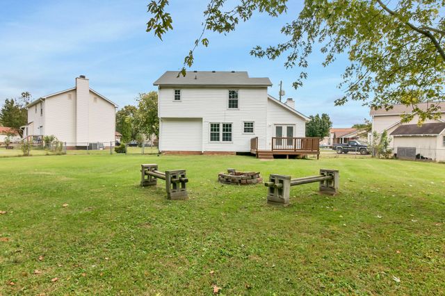 900 Cimarron Ct, Clarksville, TN 37042