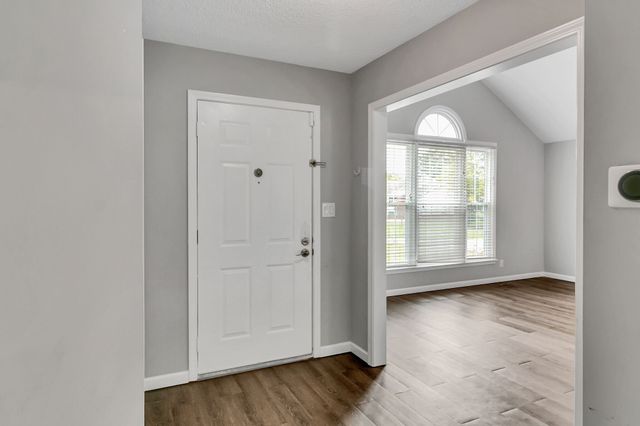 900 Cimarron Ct, Clarksville, TN 37042