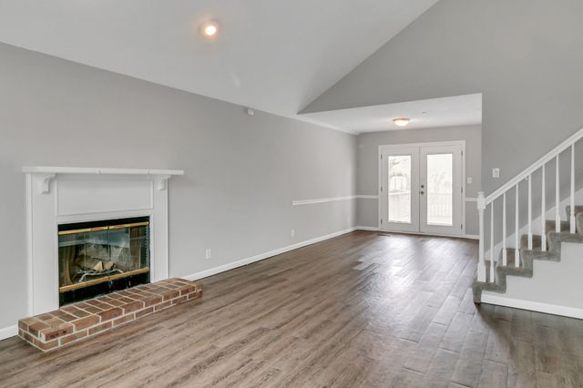 900 Cimarron Ct, Clarksville, TN 37042