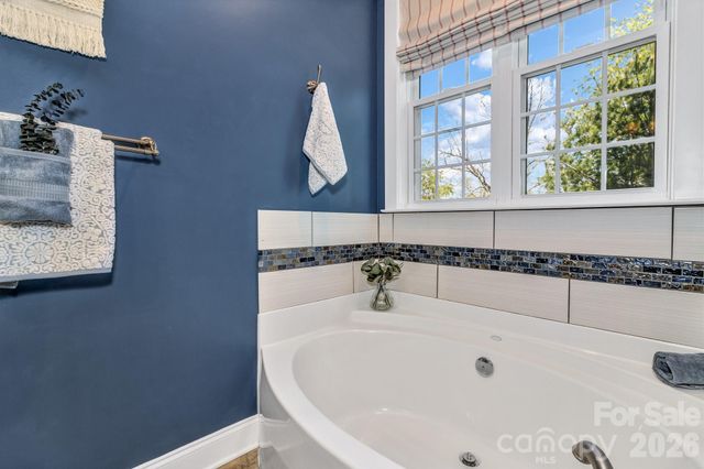 213 Nut Hatch Loop, Arden, NC 28704