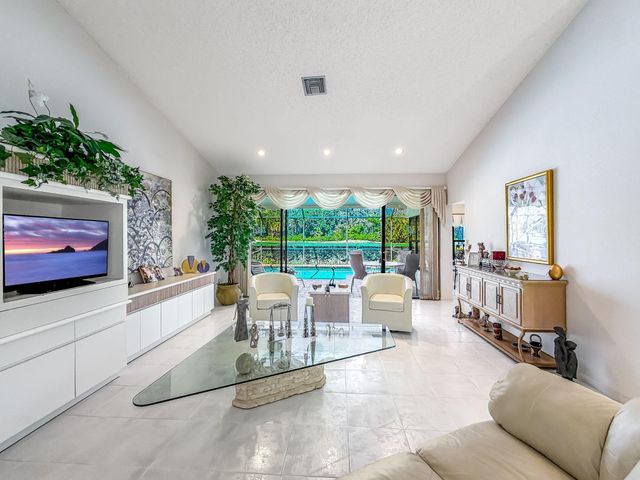 11105 Highland Circle, Boca Raton, FL 33428