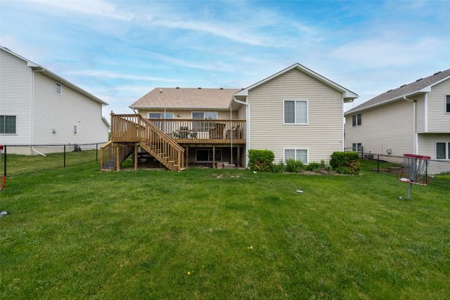 1111 Green Hills Drive, Norwalk, IA 50211