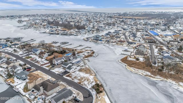 5 Tobago Avenue, Toms River, NJ 08753