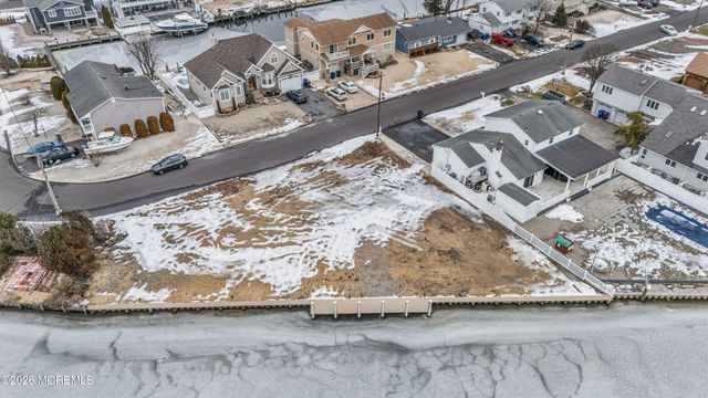 5 Tobago Avenue, Toms River, NJ 08753