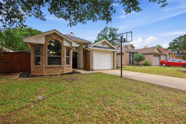 1729 Woodhall Way, Fort Worth, TX 76134