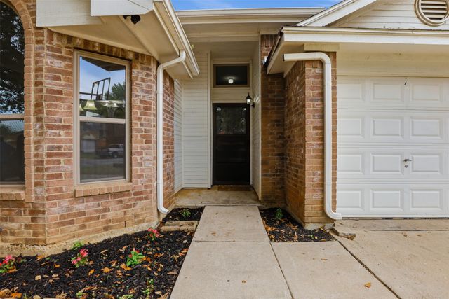 1729 Woodhall Way, Fort Worth, TX 76134