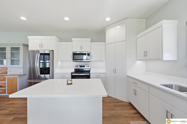 1086 Deveron Drive, Council Bluffs, IA 51503