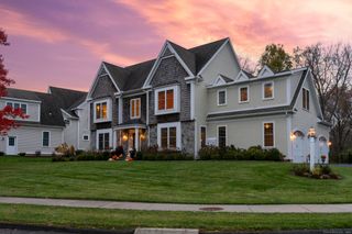 17 Cranbrook, West Hartford, CT 06117