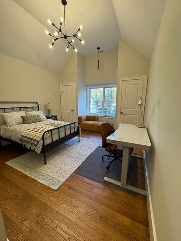 91 Seaver Street, Wellesley, MA 02481