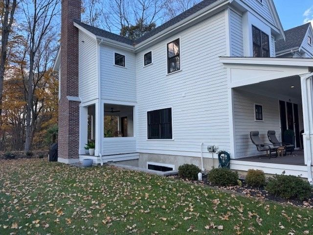 91 Seaver Street, Wellesley, MA 02481