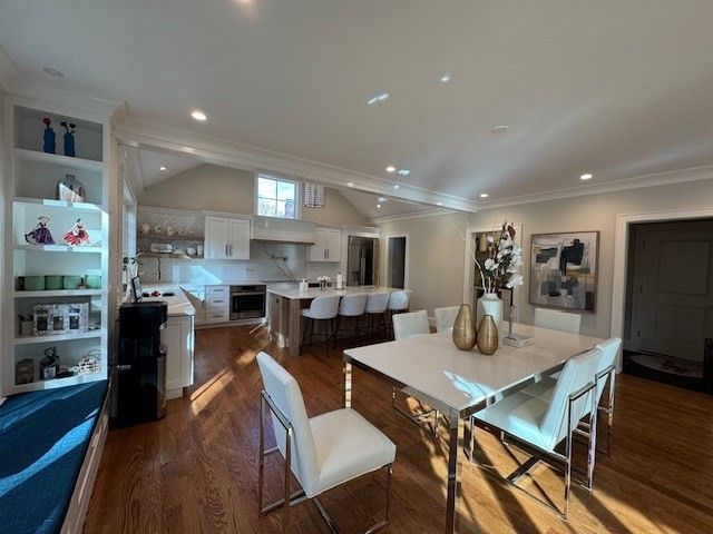 91 Seaver Street, Wellesley, MA 02481