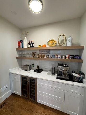 91 Seaver Street, Wellesley, MA 02481