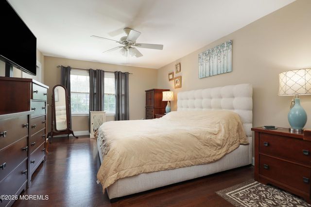 18 Penny Lane, Bayville, NJ 08721