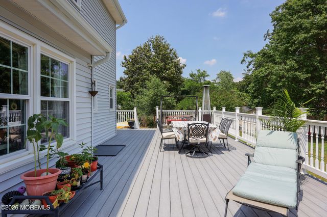 18 Penny Lane, Bayville, NJ 08721