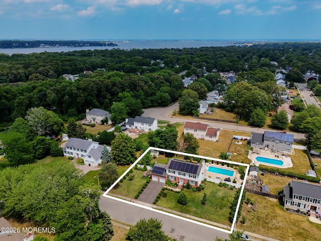 18 Penny Lane, Bayville, NJ 08721