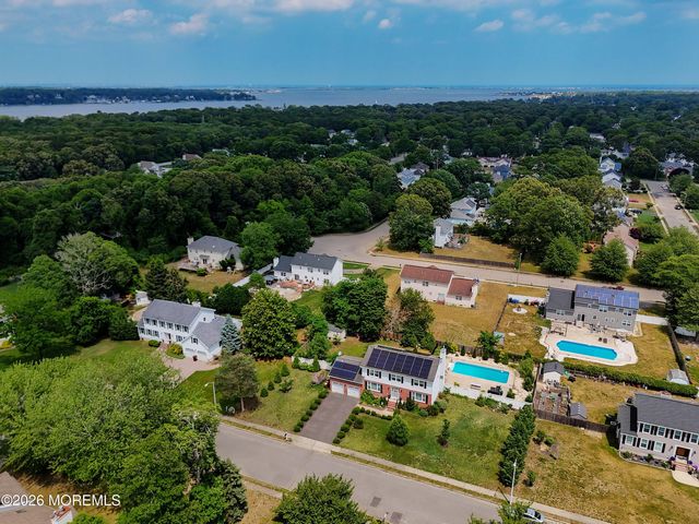 18 Penny Lane, Bayville, NJ 08721