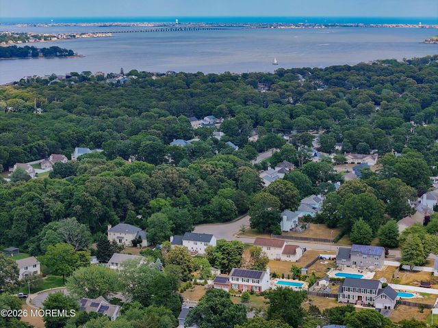 18 Penny Lane, Bayville, NJ 08721