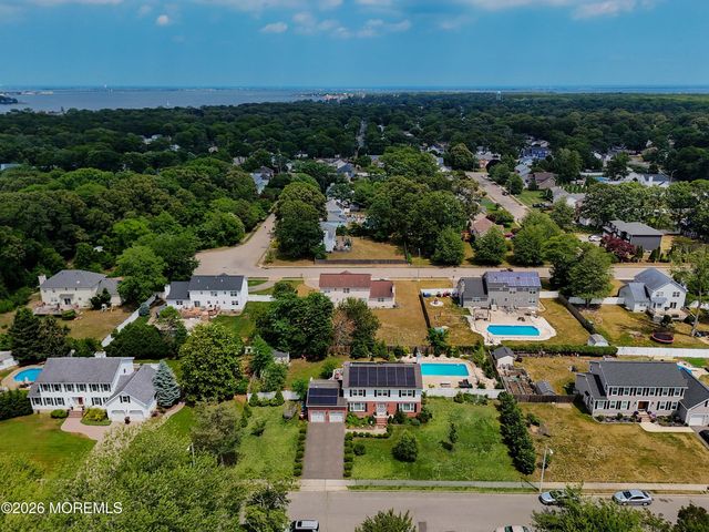 18 Penny Lane, Bayville, NJ 08721