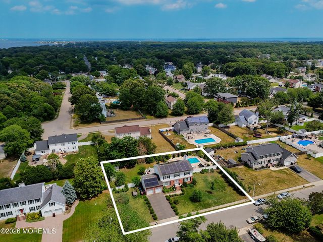 18 Penny Lane, Bayville, NJ 08721