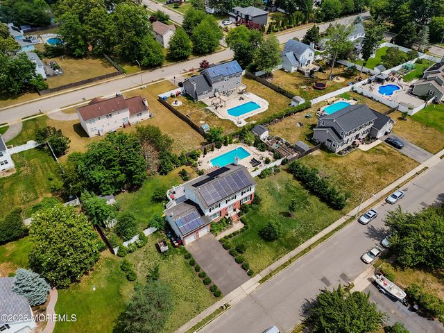 18 Penny Lane, Bayville, NJ 08721
