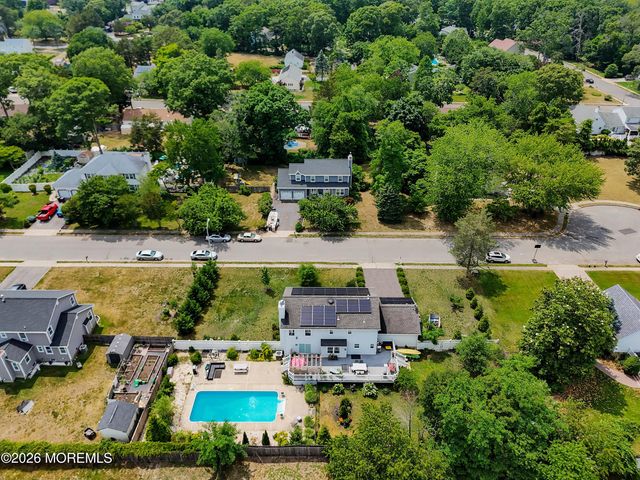 18 Penny Lane, Bayville, NJ 08721