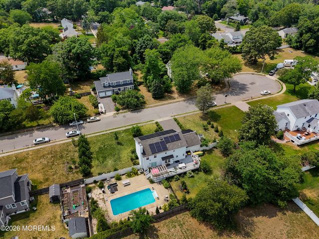 18 Penny Lane, Bayville, NJ 08721