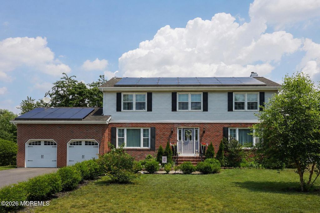 18 Penny Lane, Bayville, NJ 08721