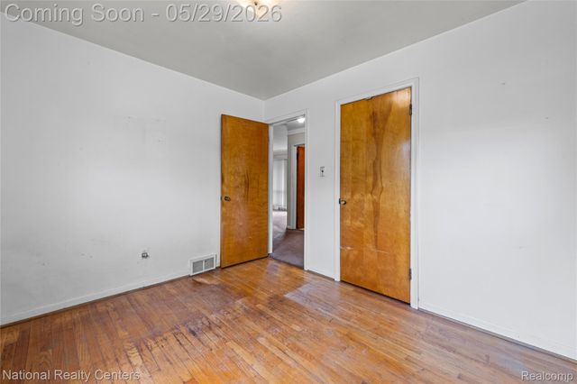 33565 John Hauk Street, Garden City, MI 48135