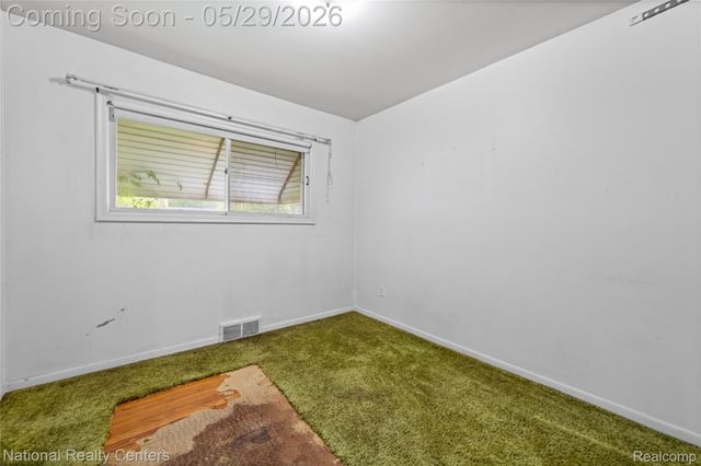 33565 John Hauk Street, Garden City, MI 48135
