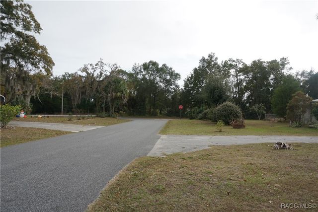 436 S Hibiscus Avenue, Crystal River, FL 34429