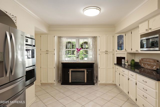 39 Snowdrift Lane, Howell, NJ 07731
