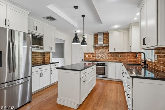497 Mine Brook Rd, Bernards Twp., NJ 07931