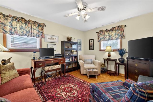 1256 Kingsway DR, Chesapeake, VA 23320