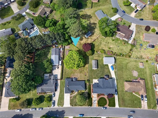 1256 Kingsway DR, Chesapeake, VA 23320