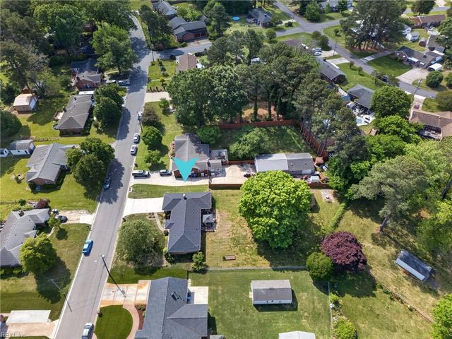 1256 Kingsway DR, Chesapeake, VA 23320