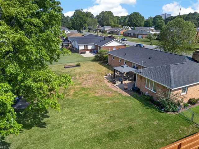 1256 Kingsway DR, Chesapeake, VA 23320