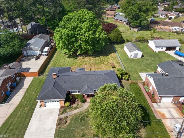 1256 Kingsway DR, Chesapeake, VA 23320