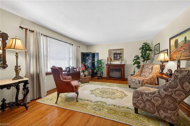 1256 Kingsway DR, Chesapeake, VA 23320