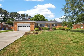 1256 Kingsway DR, Chesapeake, VA 23320