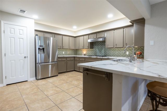 144 Lake View Circle, Montgomery, TX 77356