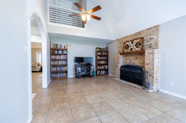 144 Lake View Circle, Montgomery, TX 77356