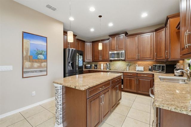 9015 VICKROY TERRACE, Oviedo, FL 32765