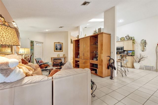 12321 Sand Wedge Dr, Boynton Beach, FL 33437