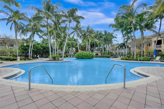 12321 Sand Wedge Dr, Boynton Beach, FL 33437