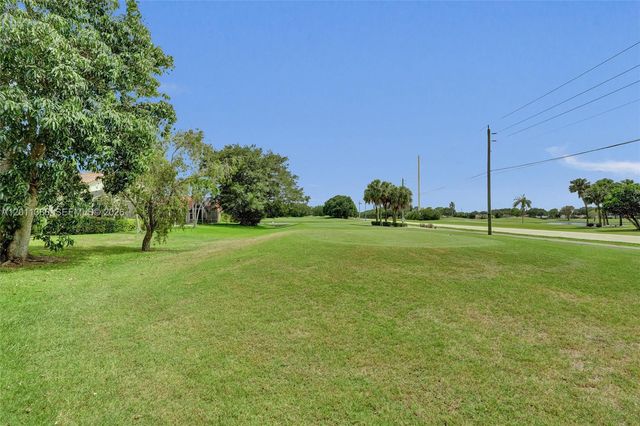 12321 Sand Wedge Dr, Boynton Beach, FL 33437