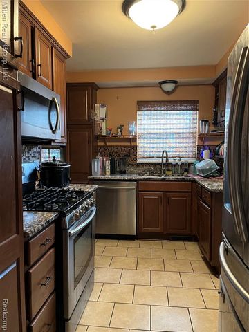 26044 Lehner Street, Roseville, MI 48066