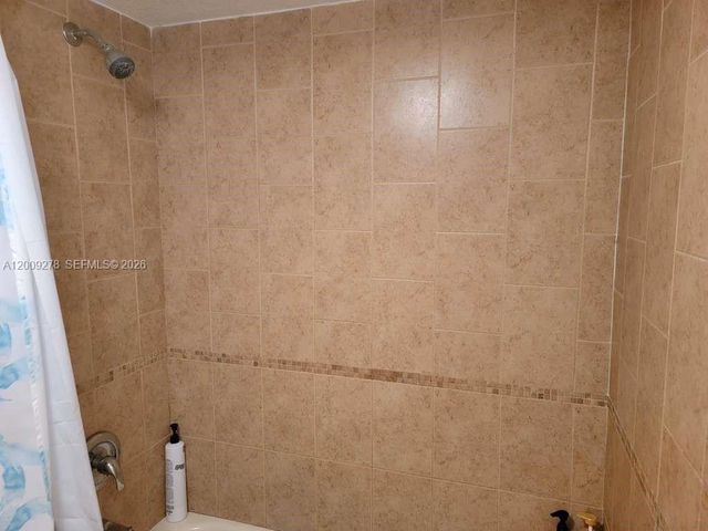 8425 NW 8th Street 306, Miami, FL 33126