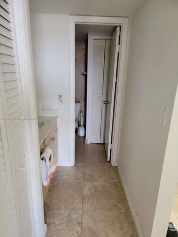 8425 NW 8th Street 306, Miami, FL 33126