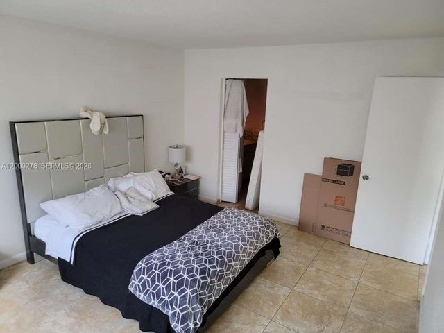8425 NW 8th Street 306, Miami, FL 33126