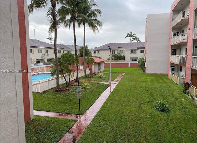 8425 NW 8th Street 306, Miami, FL 33126